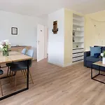 Captain's Quarters 1 *