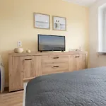 Captain's Quarters 1 *