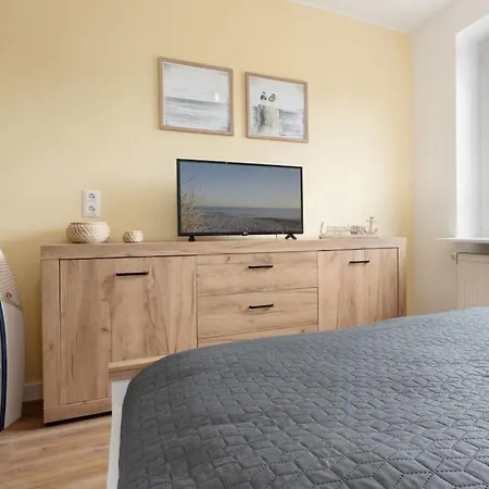 Captain's Quarters 1 *