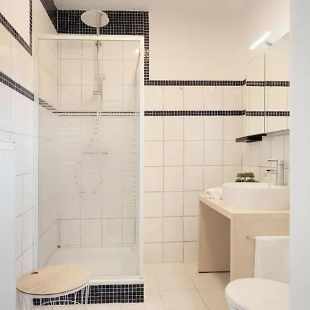 Semesterbostad Captain's Quarters 1 *