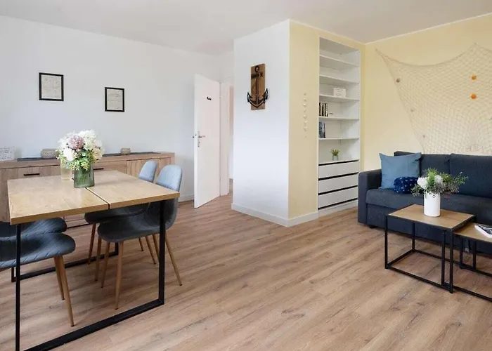 Captain's Quarters 1 *